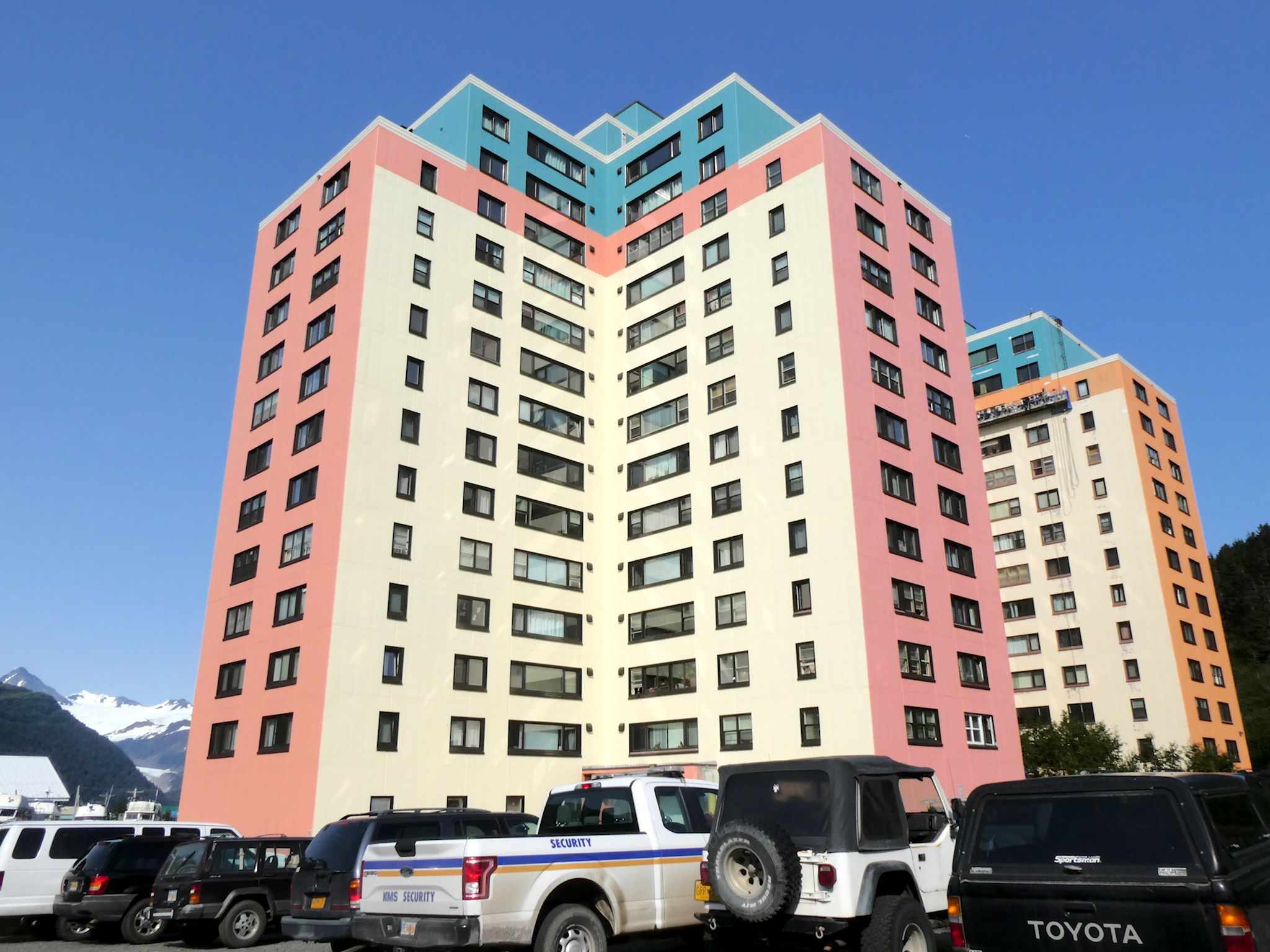 Уитиър, Аляска: Градът под един покрив – уникален начин на живот в суровия климат